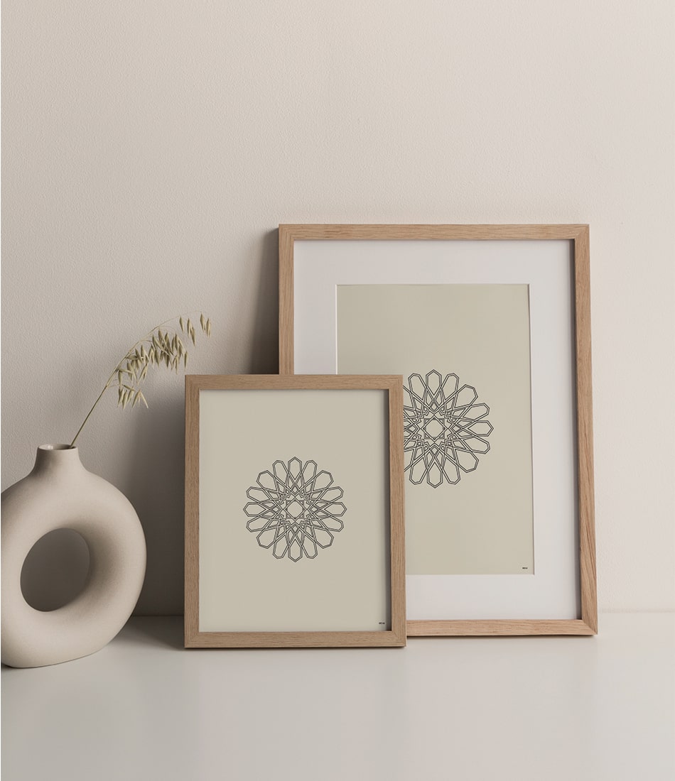 Minimal Geometrical Flower Beige