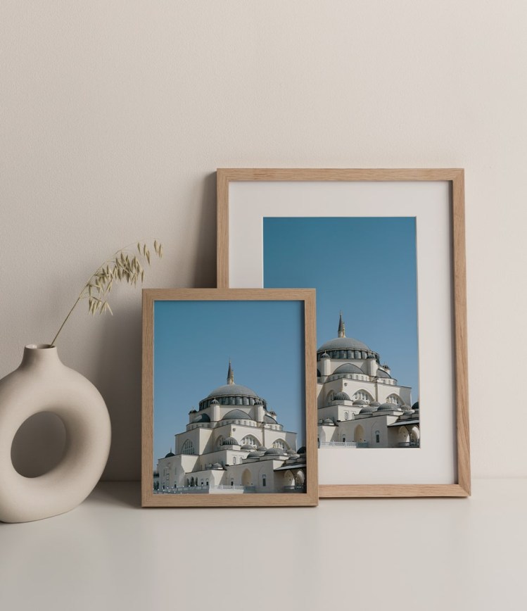 clear-sky-mosque-scene