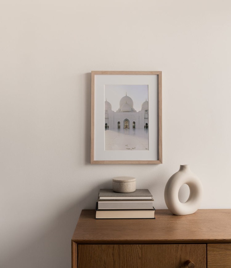 white-mosque-scene